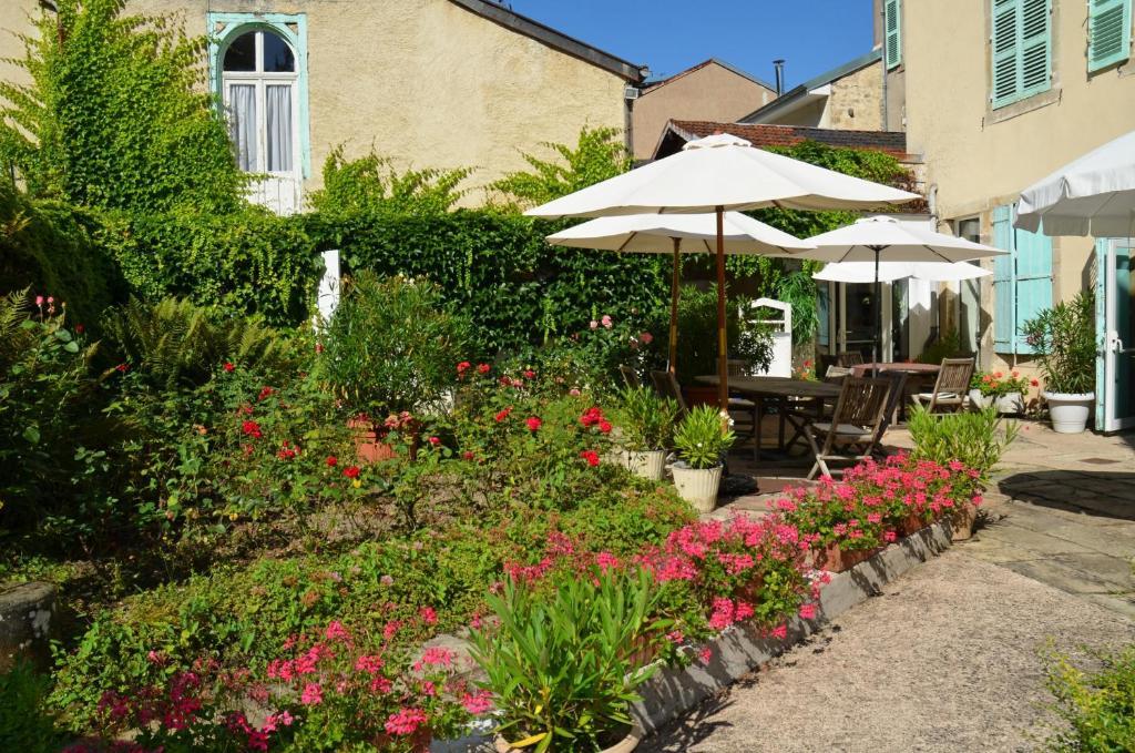 Hôtel et Studios d'Orfeuil Bourbonne-les-Bains Quarto foto