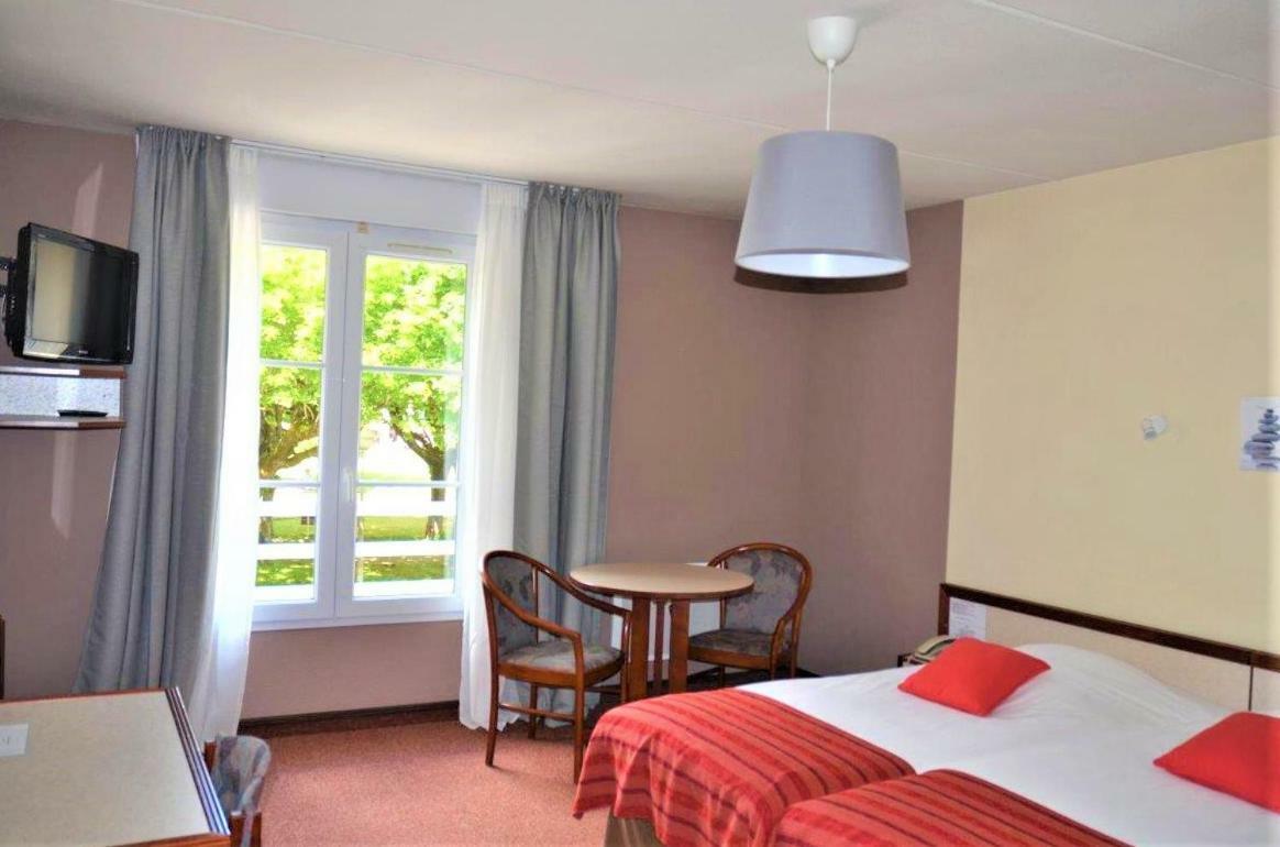 Hôtel et Studios d'Orfeuil Bourbonne-les-Bains Exterior foto